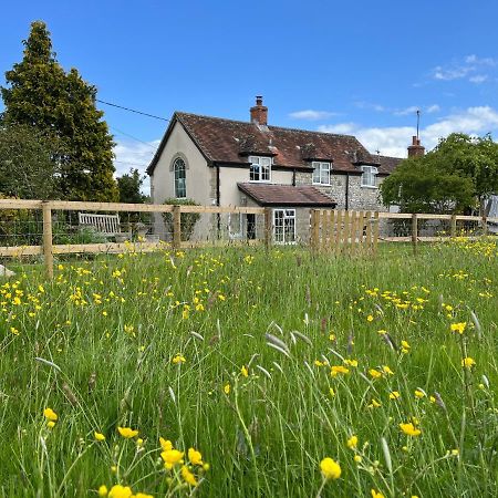 Mere  Charming Modernized Country Cottage Near Mere, Wiltshire מראה חיצוני תמונה