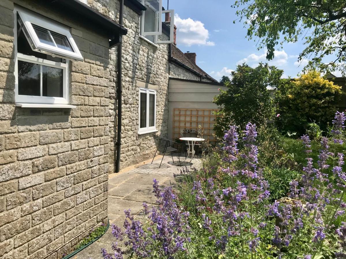 Mere  Charming Modernized Country Cottage Near Mere, Wiltshire מראה חיצוני תמונה